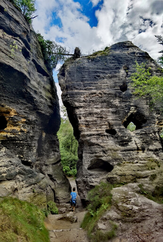 Auf markierten Wegen mitten durch die Tyssaer Wände wandern