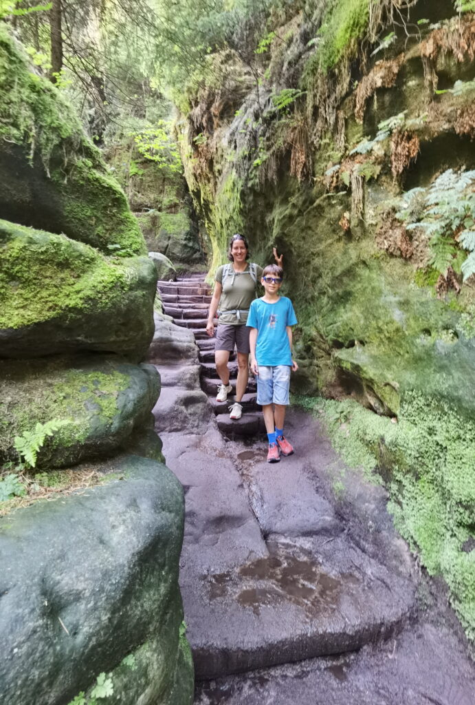 Durch die Schlucht der Schwedenlöcher mit Kindern wandern